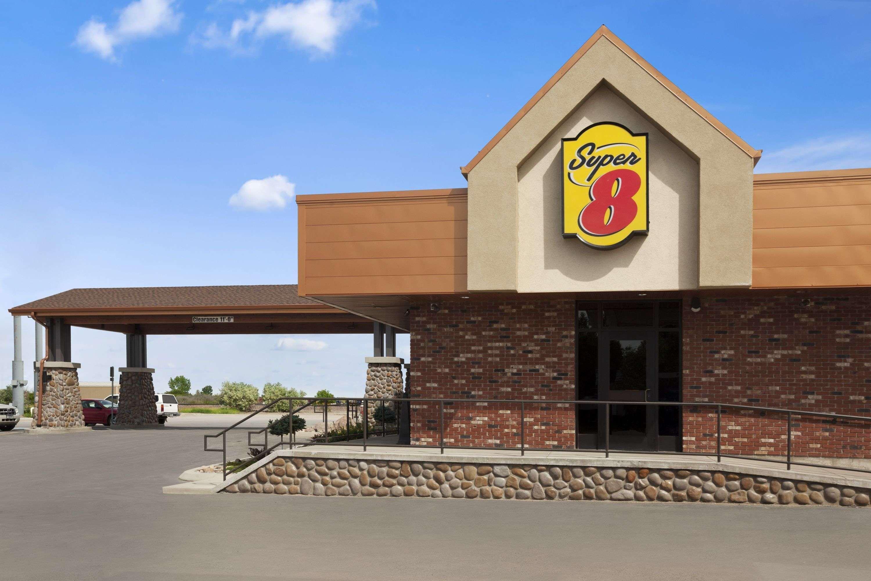 Hotel Super 8 By Wyndham Conrad Exterior foto